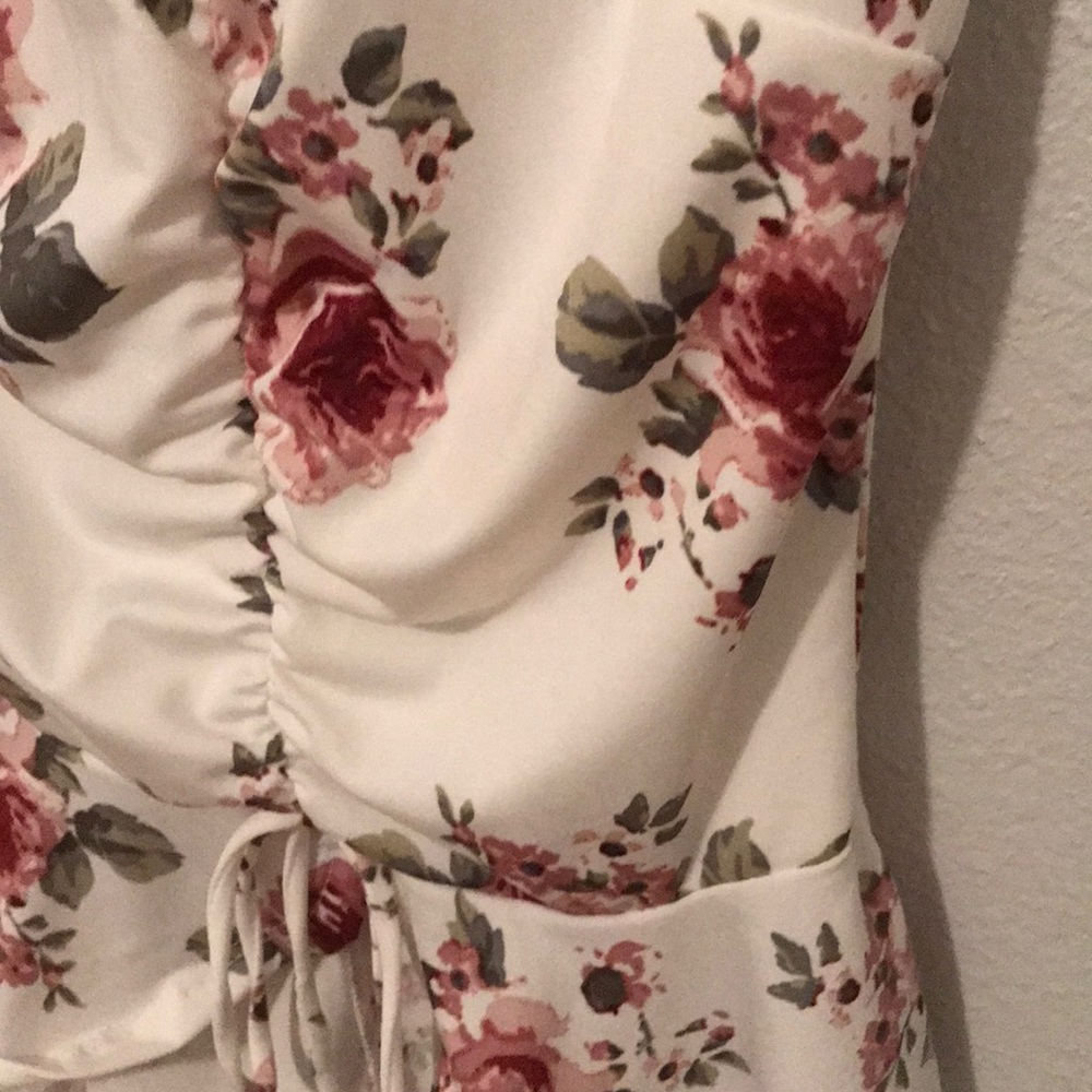 Halter top - Picture 2 of 3